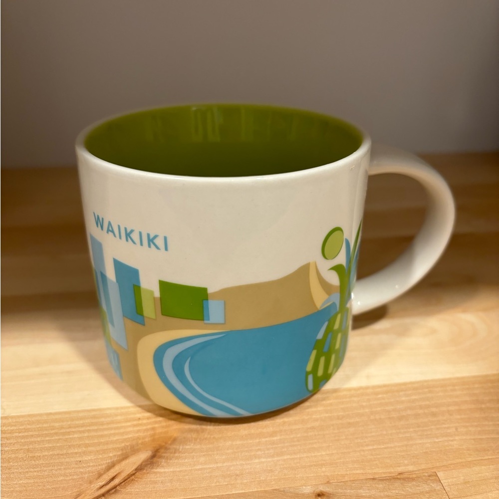 2013 YAH Waikiki  NWT no box
